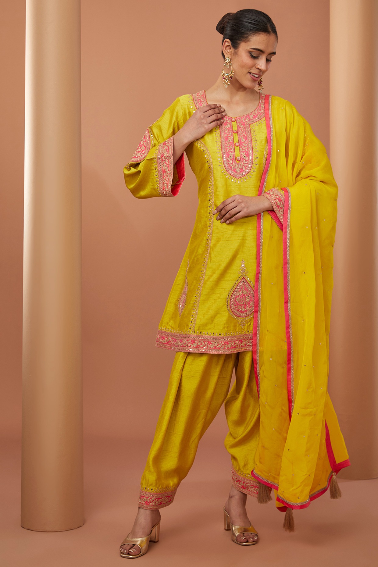 Buy Women Yellow Floral Jaal Print Embroidered Cotton Kurta With Printed  Pants And Dupatta (Set Of 3) - Feed-Kurta-Sets - Indya